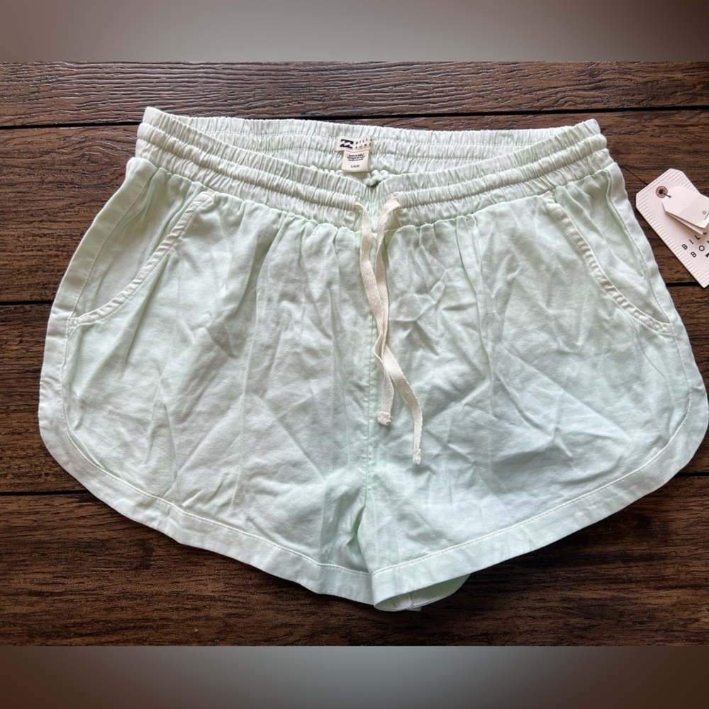 NWT Billabong Mint Green Casual shorts L